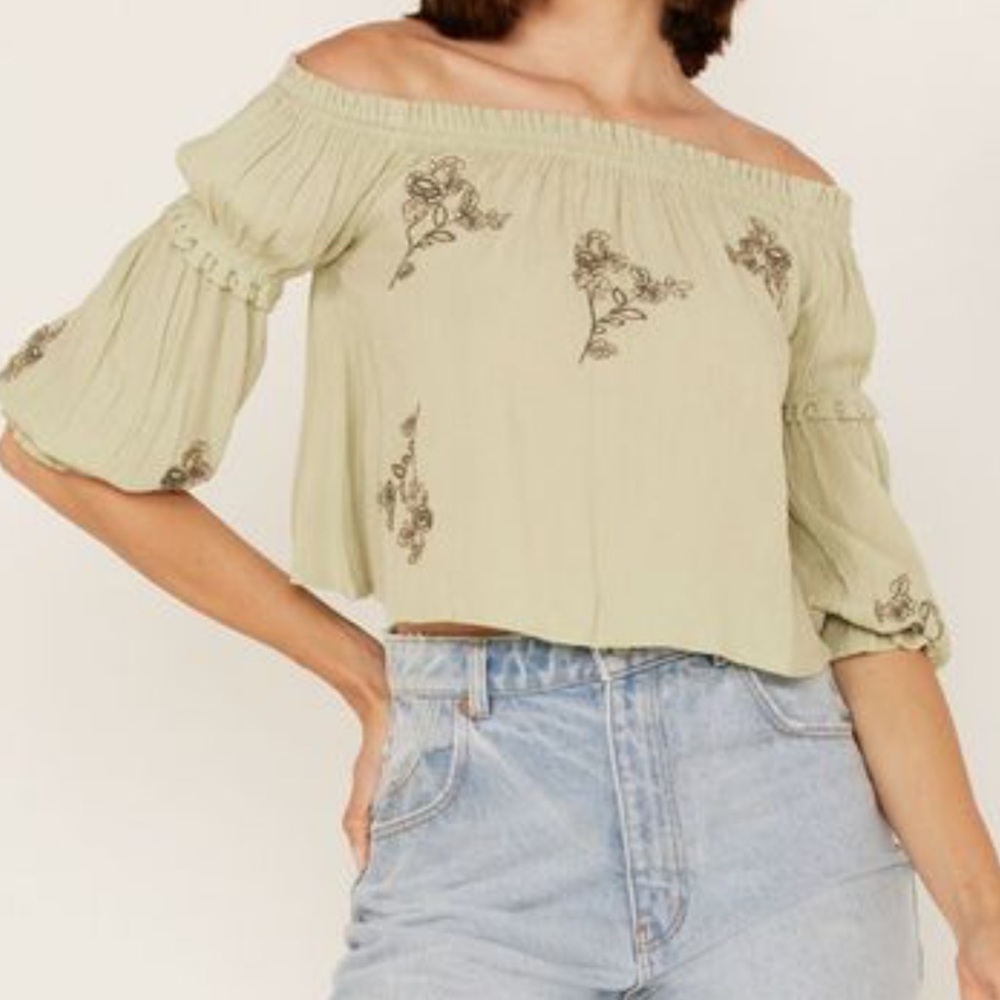 Shyanne Women's Floral Embroidered Off Shoulder Crop Top‎ NWT Size XL
